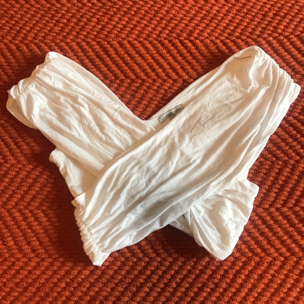 Cute little Criss cross ✖️ white crop top